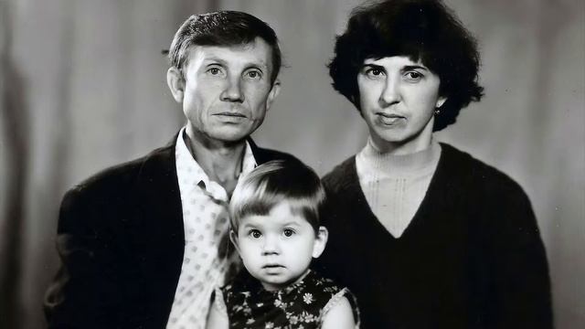 Генеалогическое дерево-Семейный альбом "Воспоминание о молодости" смотреть онлайн