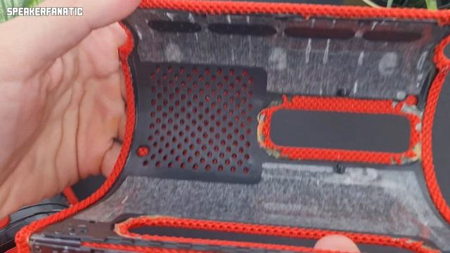 Sony SRS-XB33 - How To Remove The Speaker Grill смотреть онлайн