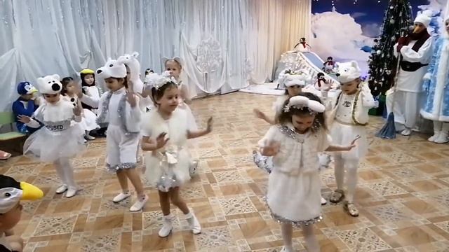 Новогодний праздник в старшей группе смотреть онлайн