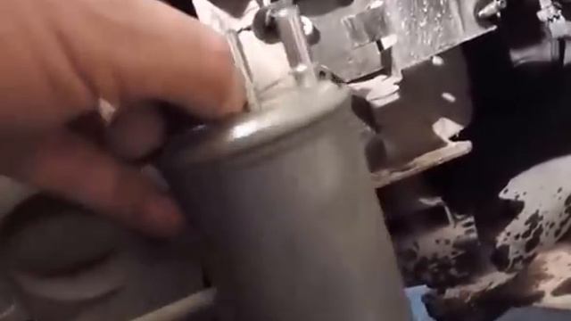 Comment changer le Filtre à Gas Oil d'un Dacia Duster How to Change Fuel filter Duster DCI смотреть онлайн