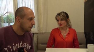 Толик ПРИКОЛЬНУЛСЯ над НОВЫМ РОДСТВЕННИКОМ. Лена ПРОДАЕТ ДОМ? Crazy Show