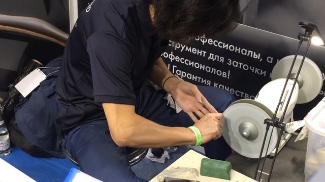 Заточка парикмахерских ножниц на выставке интершарм на стенде Гинко27 октября 2018 г. смотреть онлайн