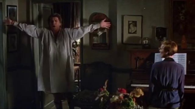 Victor Victoria Trailer смотреть онлайн