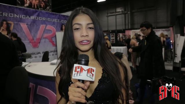 Sexy Latina Veronica Rodriguez Fan Twerk and Interview смотреть онлайн