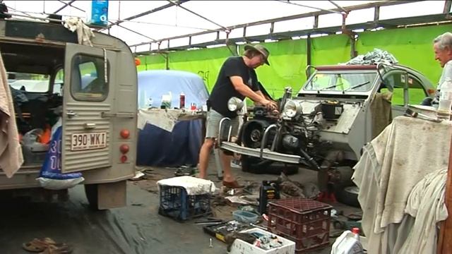 2CV Peter Viking Australia смотреть онлайн