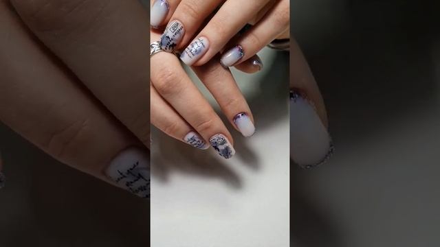 Блёстки под молочным гелем, стемпинг #ногти2022 #ногтиманикюр #ногтивидео #маникюрдизайн #shorts смотреть онлайн