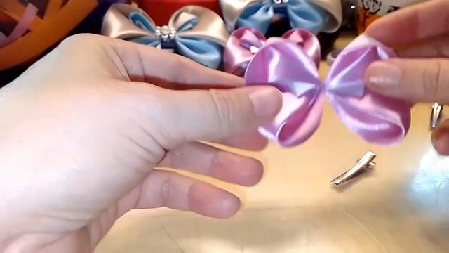 бантики из атласной ленты 4 см. за основу взяла МК Мироновой Наташи. смотреть онлайн