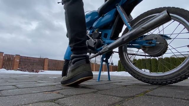 Moped Delta RMR24 cold start смотреть онлайн