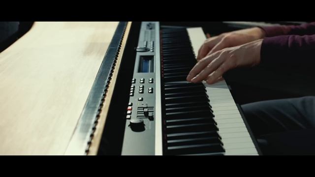 Moon River - Audrey Hepburn / Frank Ocean (Cover ft. Nieka Moss) смотреть онлайн