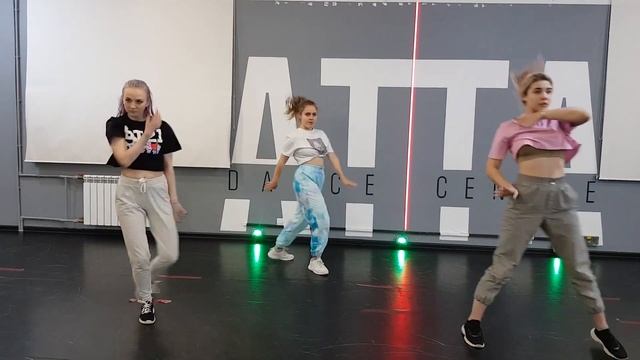 Everglow (에버글로우) - LA DI DA / kpop dance cover class by Ekaterina Kovaleva смотреть онлайн