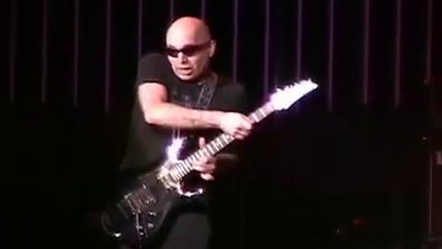 PAUL GILBERT, JOHN PETRUCCI & JOE SATRIANI G3 - Goin' Down смотреть онлайн