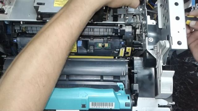 HP 2820 HP 2830 HP 2840 Печатает один цвет Prints One Color