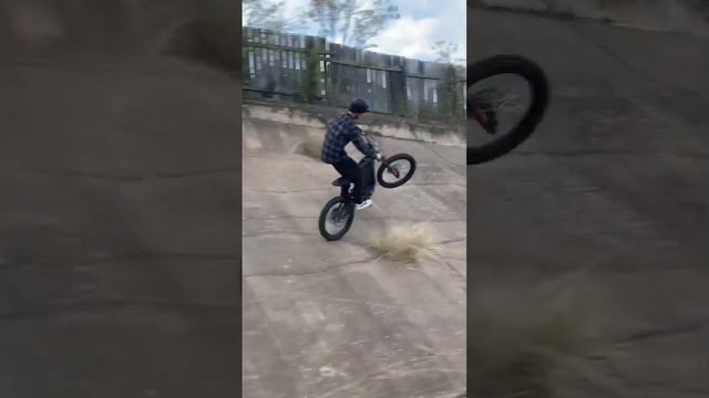 SURRON EBIKE URBAN FREERIDE LINE смотреть онлайн