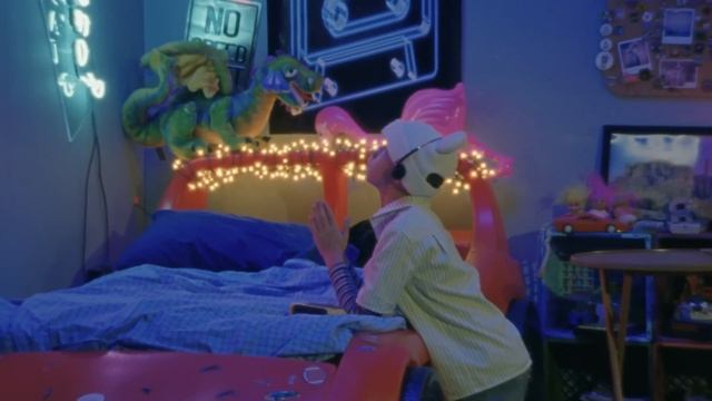 BAD BUNNY - ? | YHLQMDLG [Visualizer] смотреть онлайн