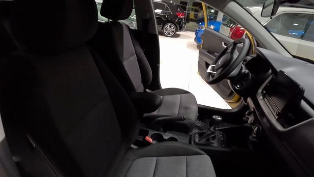 Kia Stonic [1.0 T-GDI 100KM 6MT] PODSTAWOWA wersja M z pakietem SMART w kolorze MOST YELLOW | 4K смотреть онлайн