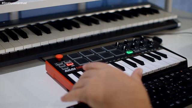 West Coast type beat making with Akai MPK Mini MK2 смотреть онлайн