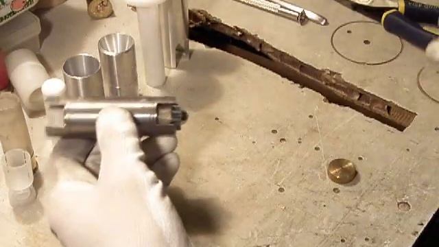 Как извлечь пулю из патрона с помощью обжимки типа "Оборотень" смотреть онлайн