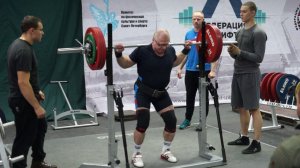 Приседания 200 кг Георгий Зобач 3 подход