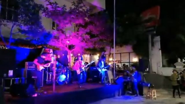 2018 05 13 06 Java Yogyakarta the culturel center of Indonesia Malioboro смотреть онлайн