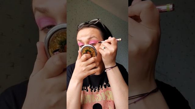 Лёгкий,летний,яркий макияж с новой палеткой от Beauty Bomb?#shorts #косметика #макияж #makeup смотреть онлайн