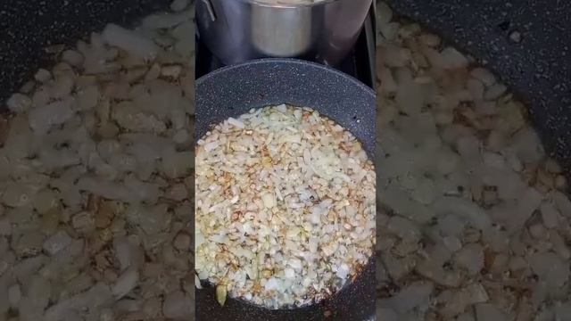 Вареники с картошкой и с ЖАРЕНЫМ луком? смотреть онлайн