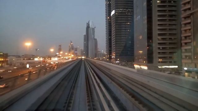 Дубайское метро (Dubai Metro) смотреть онлайн
