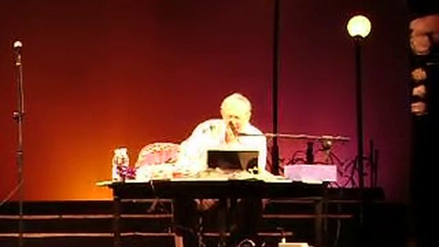 03 06 2010 Евгений Евтушенко читает стих Свинцовый гонорар смотреть онлайн