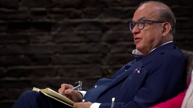 Dragons Pick Apart The Packaging On This Eco Beauty Product | SEASON 19 | Dragons' Den смотреть онлайн