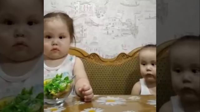 Конфеты не трогайте! ) Don't touch the candy! смотреть онлайн