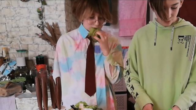 РЕЦЕПТ ШАУРМЫ (в домашних условиях) ЖЕСТЬ!! рецепта не будет, все делали на Глаз. смотреть онлайн