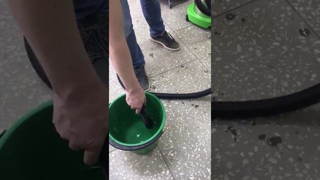 Пылесосы GRASS без мешка для сбора мусора, легко справляются и с водой смотреть онлайн