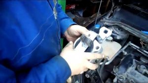 Замена правой гидроопоры двигателя на форд фокус 2 1.8