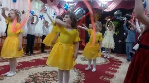танец звёзд  на выпускном