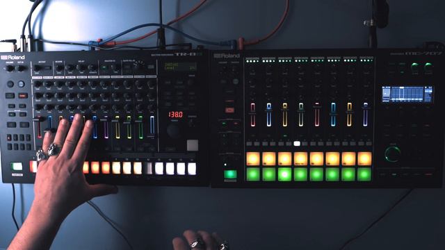 ROLAND TR 8S + ROLAND MC-707 TECHNO JAM #1
