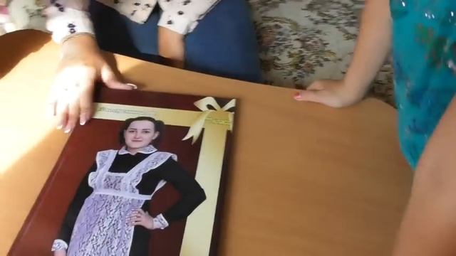 Настин школьный фотоальбом. Как в большой семье дети едят клубнику))) 03,07,2018, смотреть онлайн