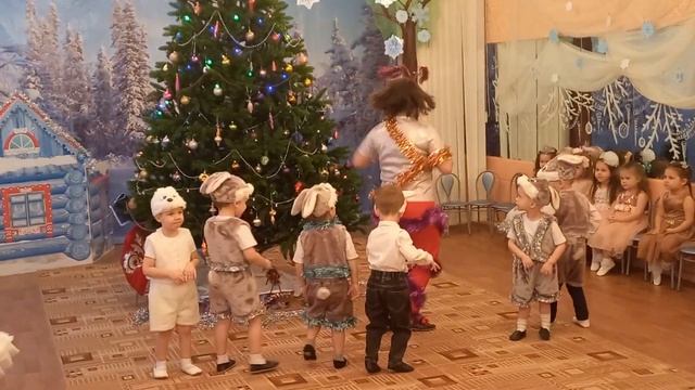 На полянке зайки танцевали. Новогодний утренник, детский сад 89. смотреть онлайн