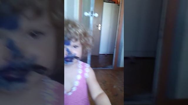 ребенок съел фломастер смотреть онлайн