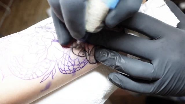 Snake in Flowers Tattoo | Time lapse смотреть онлайн