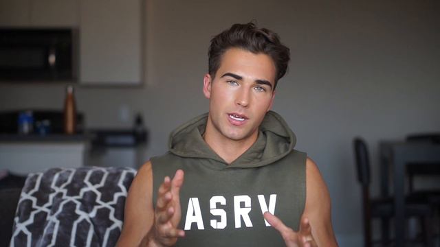 How I Grew My Instagram to 600,000+ Followers | How Old Am I? - Q&A #10 смотреть онлайн
