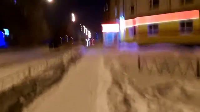 САМЫЙ БЕСПОЛЕЗНЫЙ В МИРЕ ОБЗОР НА ЗИМУ ЧАСТЬ 1 смотреть онлайн