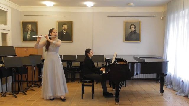 S. Mercadante - Flute Concerto in E Minor, p. 1 (Ковтунова Таисия, 14 лет) смотреть онлайн