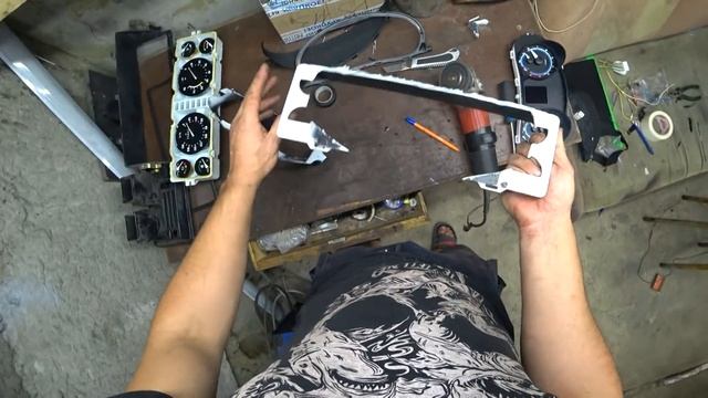 ЩИТОК ПРИБОРОВ ПРИОРА 2 В ВАЗ 2107, такого ты еще точно не видел! смотреть онлайн