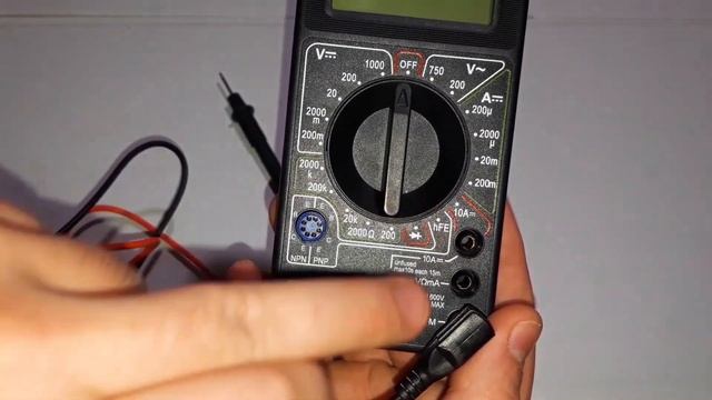 Обзор самого простого китайского мультиметра "IEK M830B". смотреть онлайн