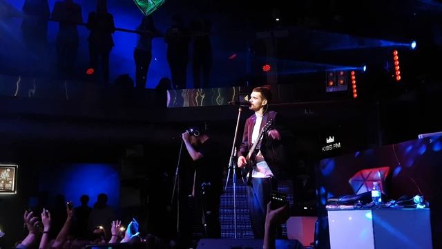 Noize MC - Питерские Крыши(акустика Киев 20.12.17) смотреть онлайн