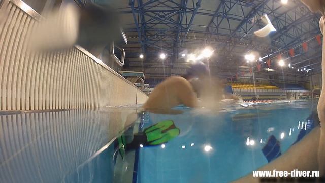 ?Школа фридайвинга 3F, занятие в бассейне. смотреть онлайн