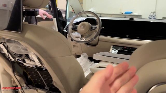 Мониторы для задних пассажиров на Voyah Dream смотреть онлайн