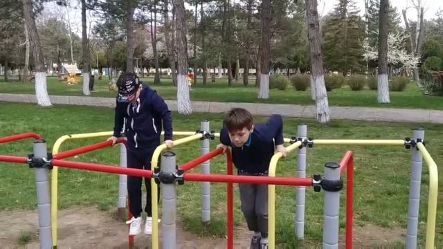 На зарядку становись! Get on the charger! смотреть онлайн