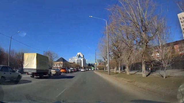 Движение на автомобиле по Тюмени через Кванториум до Логунова/Trip on the Tyumen city streets смотреть онлайн