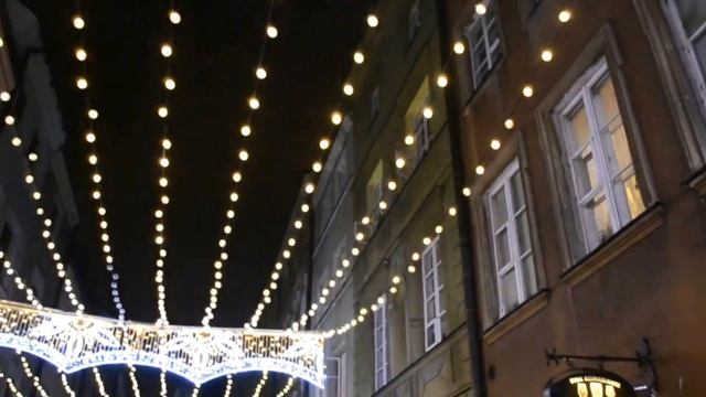 Старый город Варшавы перед Рождеством смотреть онлайн