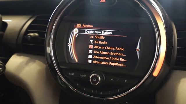 Schomp MINI Cooper Audio: Pandora & Spotify смотреть онлайн